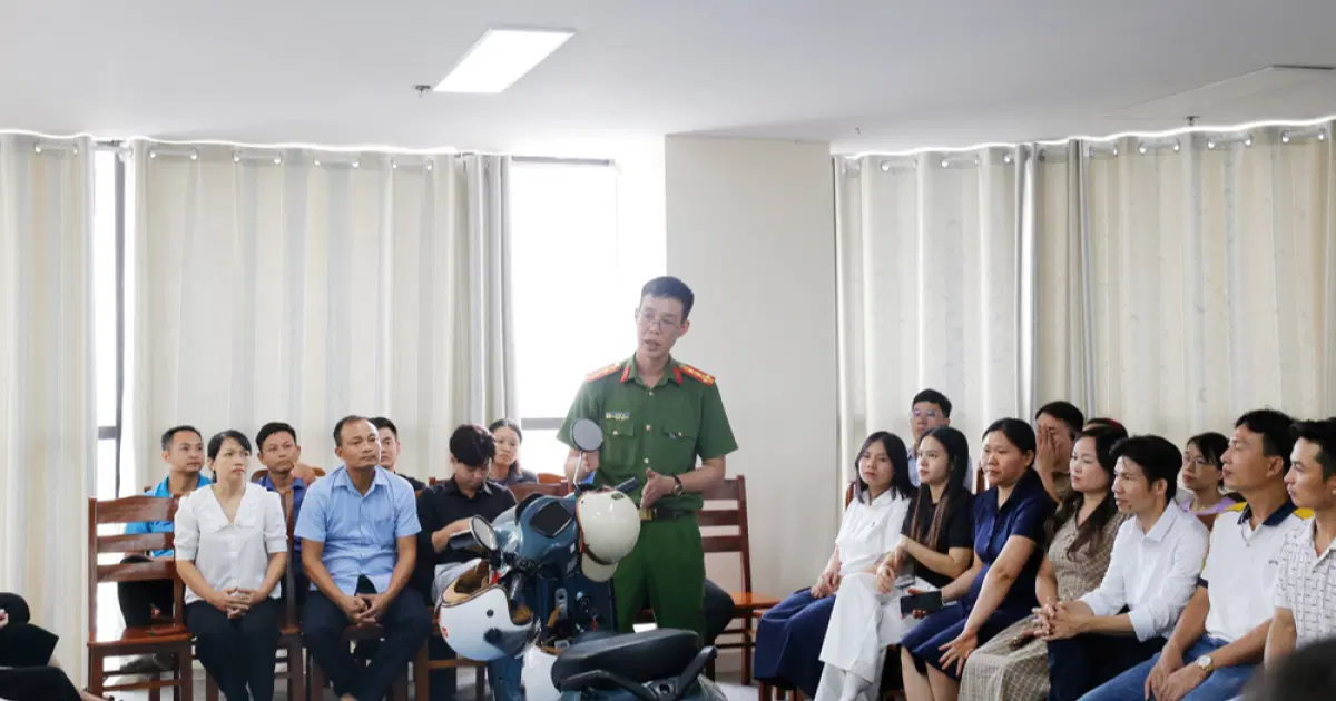 Tăng cường kỹ năng lái xe máy điện an toàn cho học sinh: Vai trò quan trọng từ nhà trường và phụ huynh