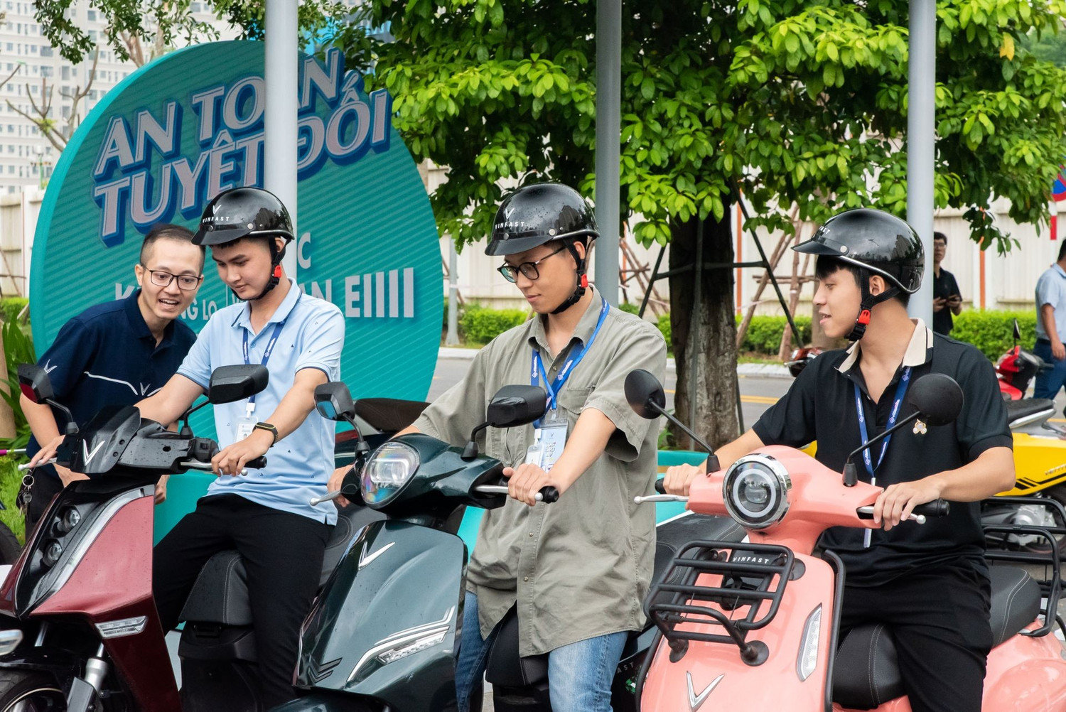 Chọn xe máy điện cho tân sinh viên: Cần lưu ý gì để sở hữu phương tiện ưng ý?